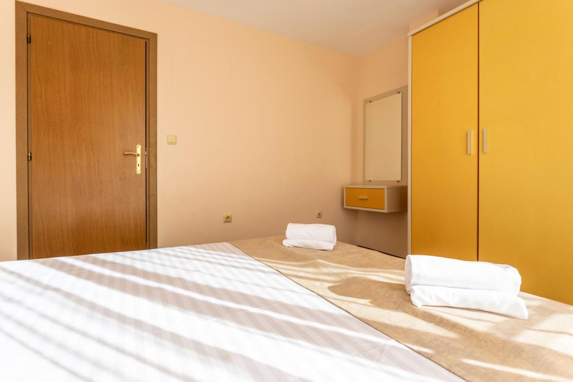 Aparthotel Hotel Prestige City II Primorszko Kültér fotó